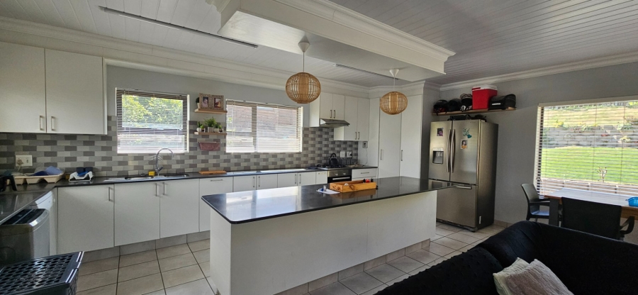 2 Bedroom Property for Sale in Fraaiuitsig Western Cape